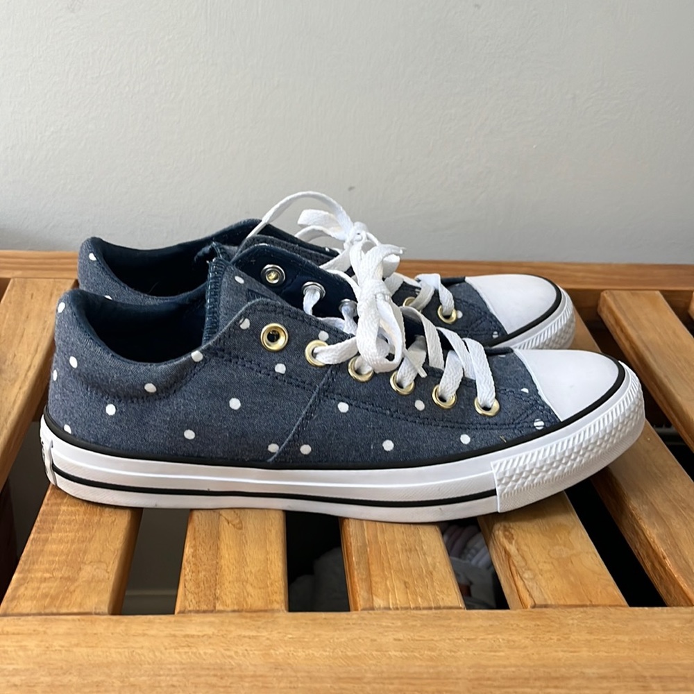 COPY - Brand new and never worn blue polka dot converse size 8